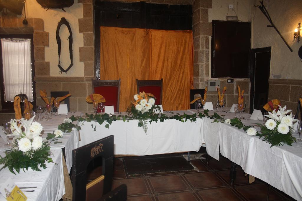 Hostal Restaurante La Diligencia Cunit Bagian luar foto