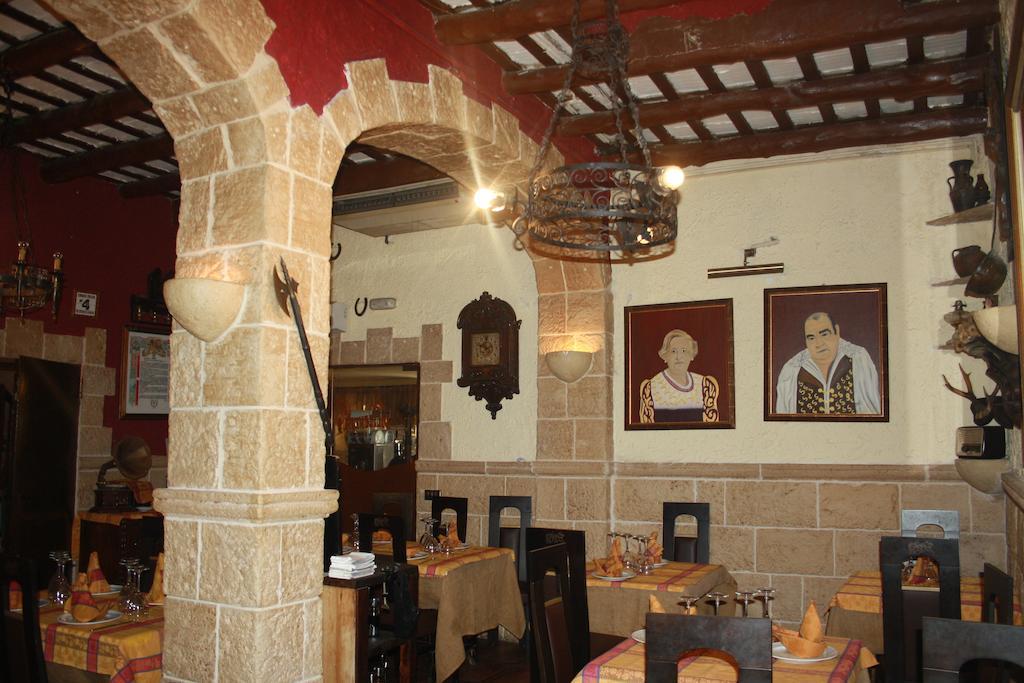Hostal Restaurante La Diligencia Cunit Bagian luar foto
