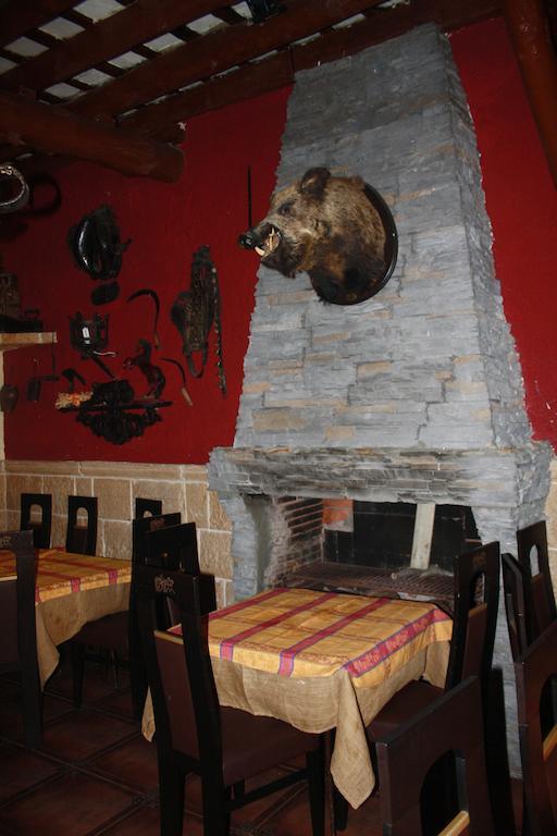 Hostal Restaurante La Diligencia Cunit Bagian luar foto