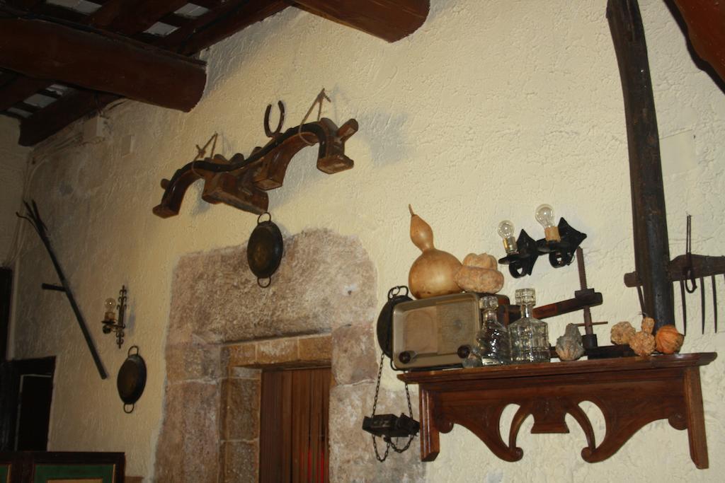 Hostal Restaurante La Diligencia Cunit Bagian luar foto