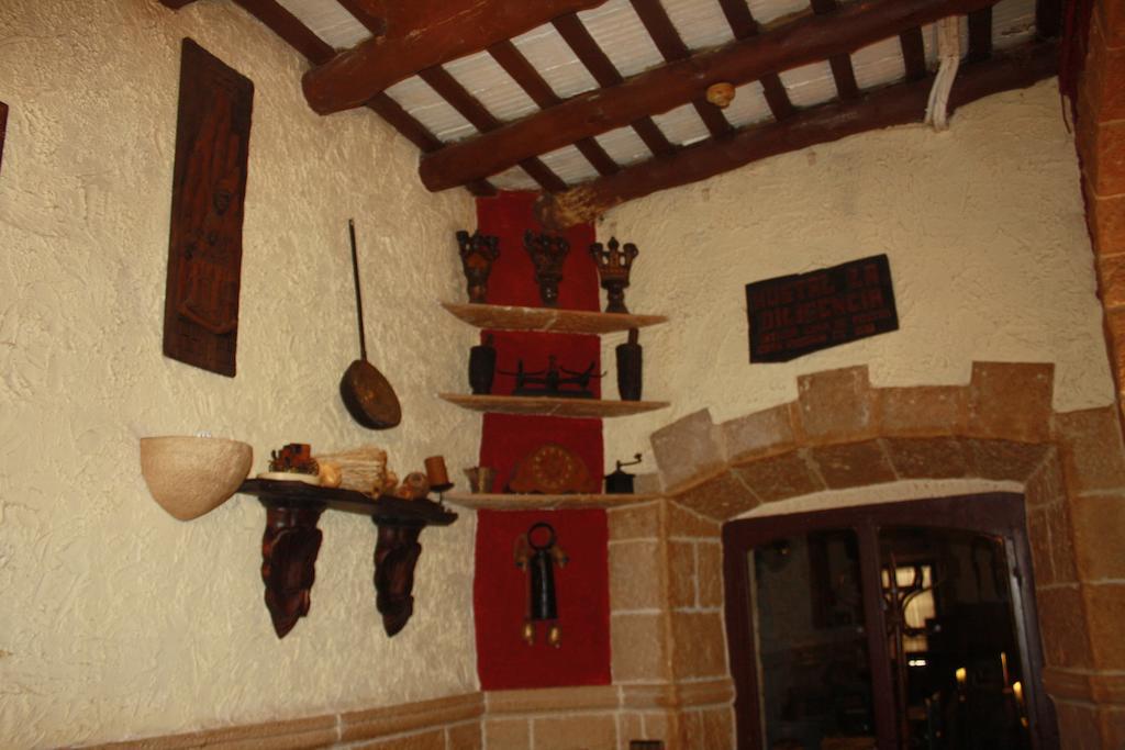 Hostal Restaurante La Diligencia Cunit Bagian luar foto