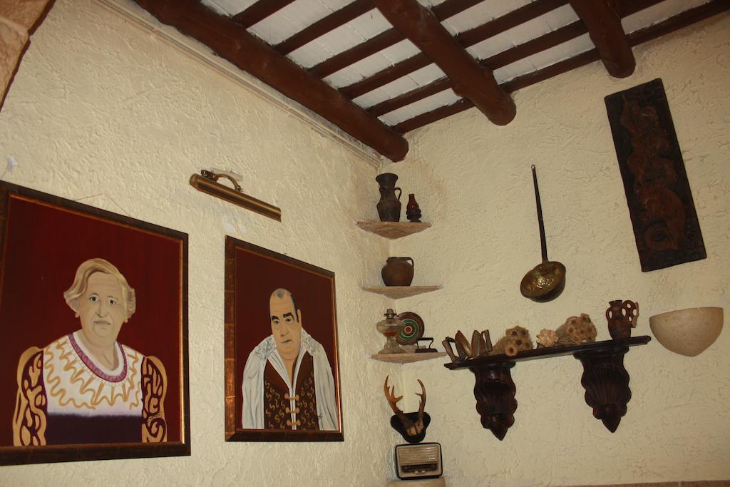 Hostal Restaurante La Diligencia Cunit Bagian luar foto