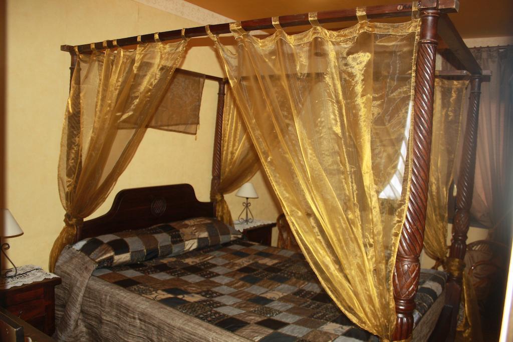 Hostal Restaurante La Diligencia Cunit Ruang foto