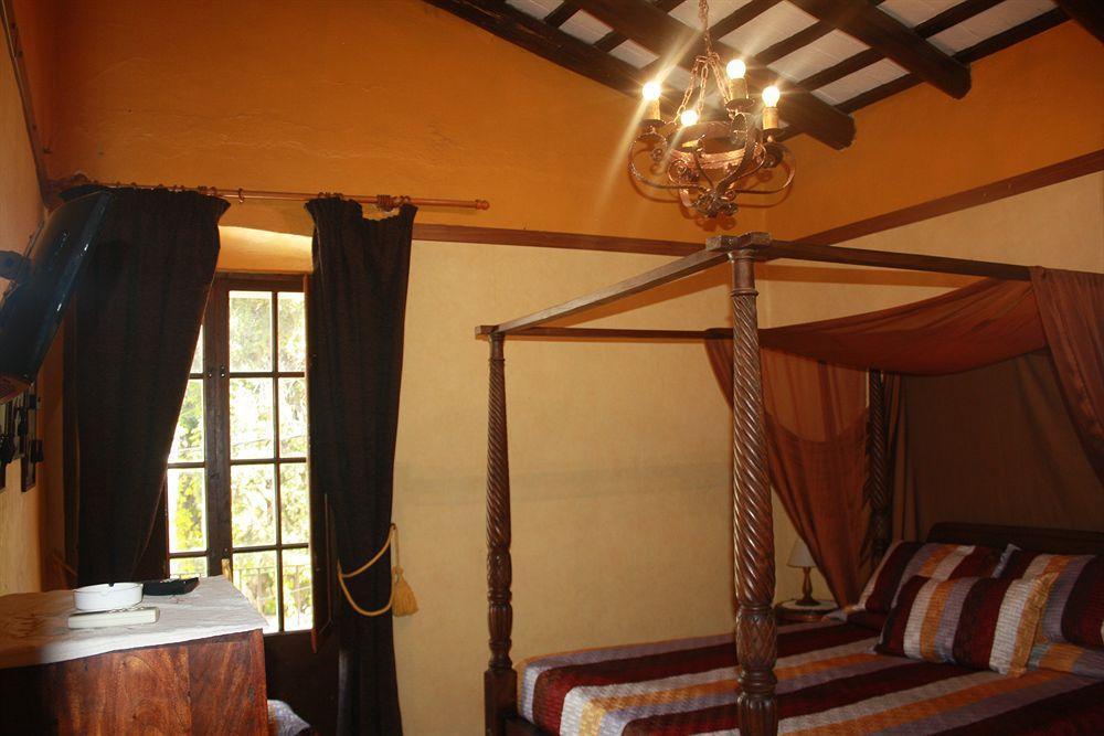 Hostal Restaurante La Diligencia Cunit Bagian luar foto
