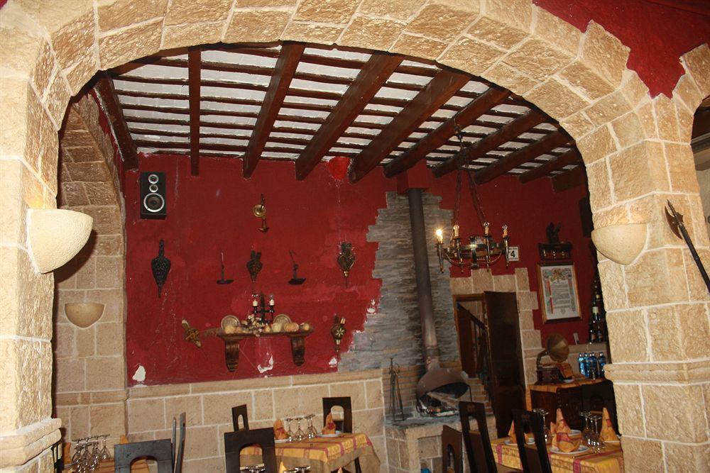 Hostal Restaurante La Diligencia Cunit Bagian luar foto
