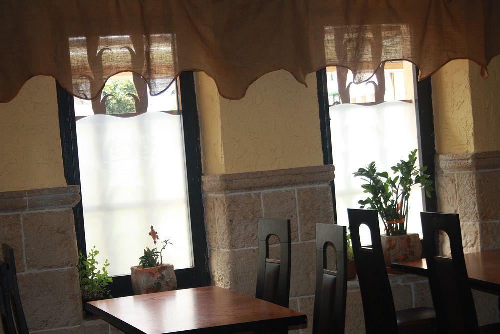 Hostal Restaurante La Diligencia Cunit Bagian luar foto