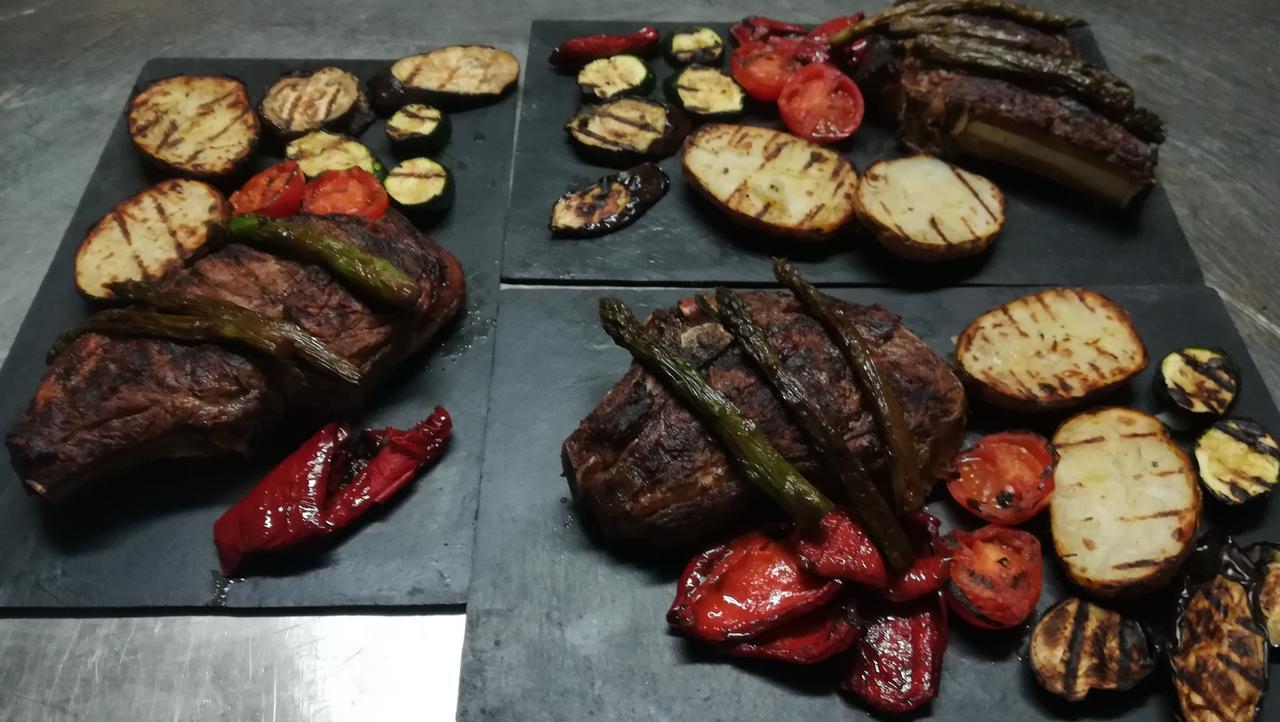 Hostal Restaurante La Diligencia Cunit Bagian luar foto