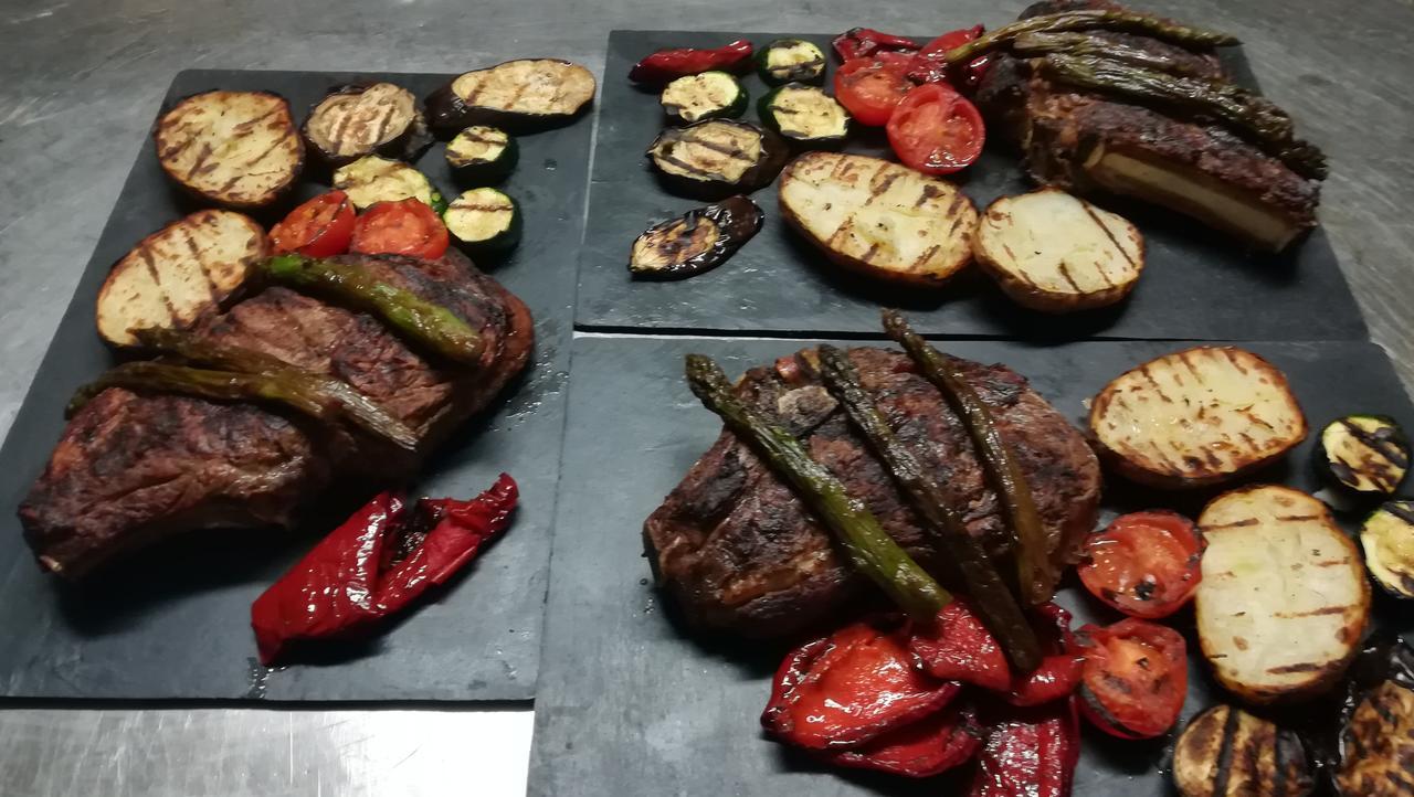 Hostal Restaurante La Diligencia Cunit Bagian luar foto