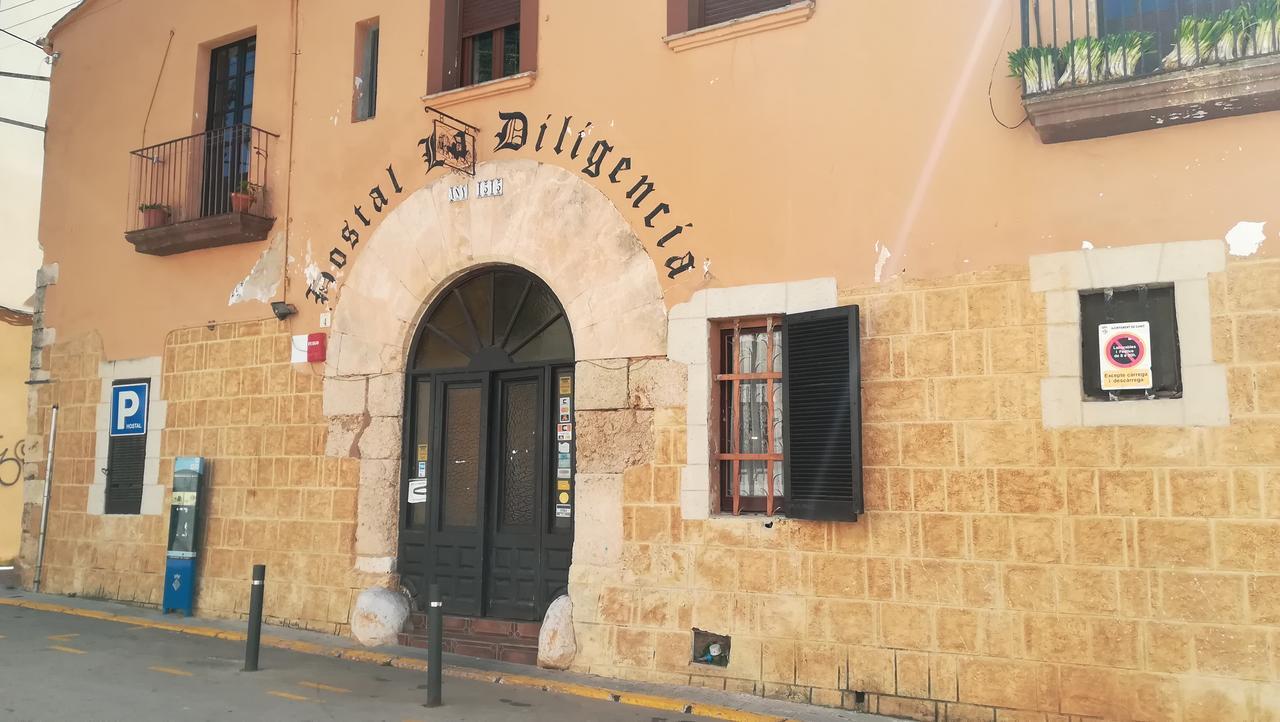 Hostal Restaurante La Diligencia Cunit Bagian luar foto