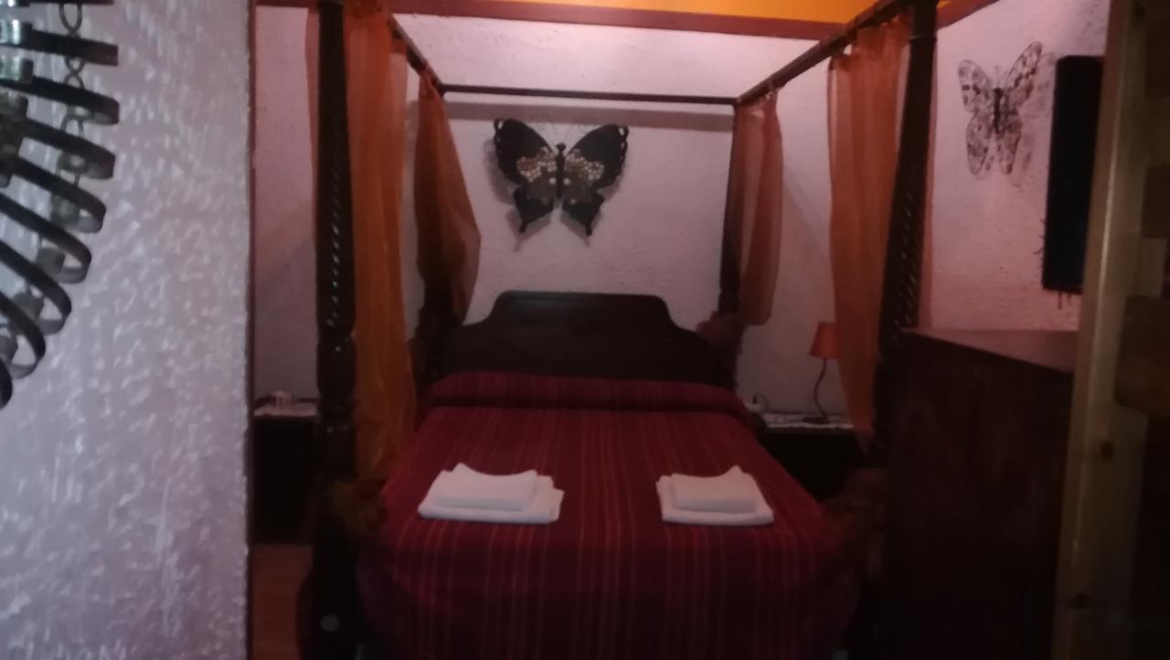 Hostal Restaurante La Diligencia Cunit Bagian luar foto