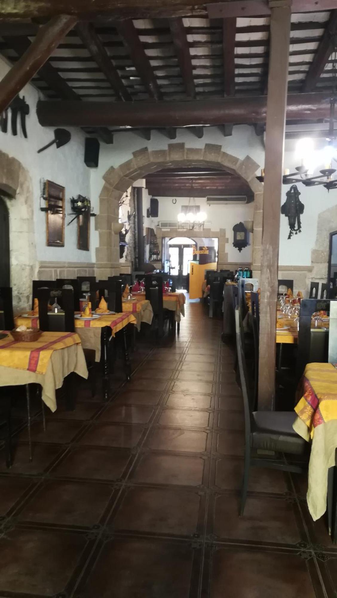 Hostal Restaurante La Diligencia Cunit Bagian luar foto