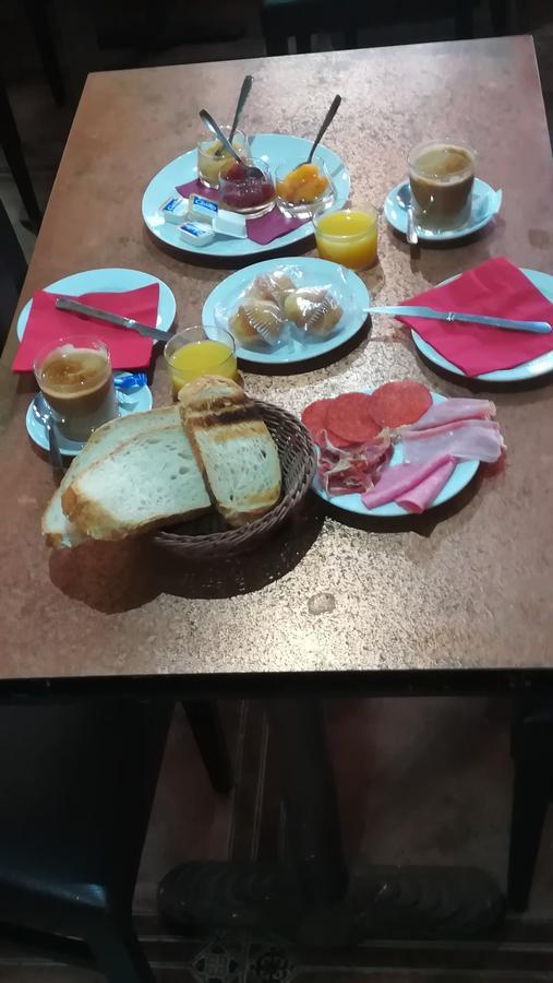 Hostal Restaurante La Diligencia Cunit Bagian luar foto