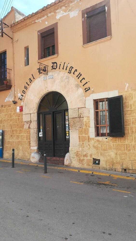 Hostal Restaurante La Diligencia Cunit Bagian luar foto
